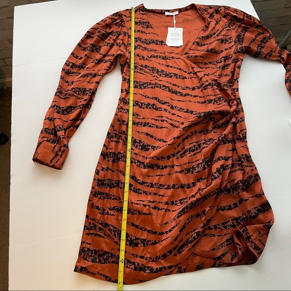 ANINE BING Penelope Printed Silk-satin Wrap Mini Dress In Brick Large - Picture 14 of 15